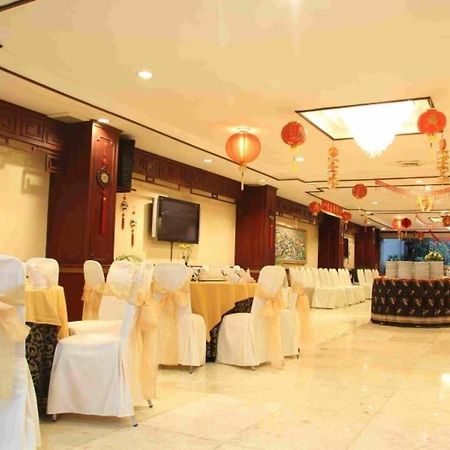 Regent'S Park Hotel Malang Luaran gambar