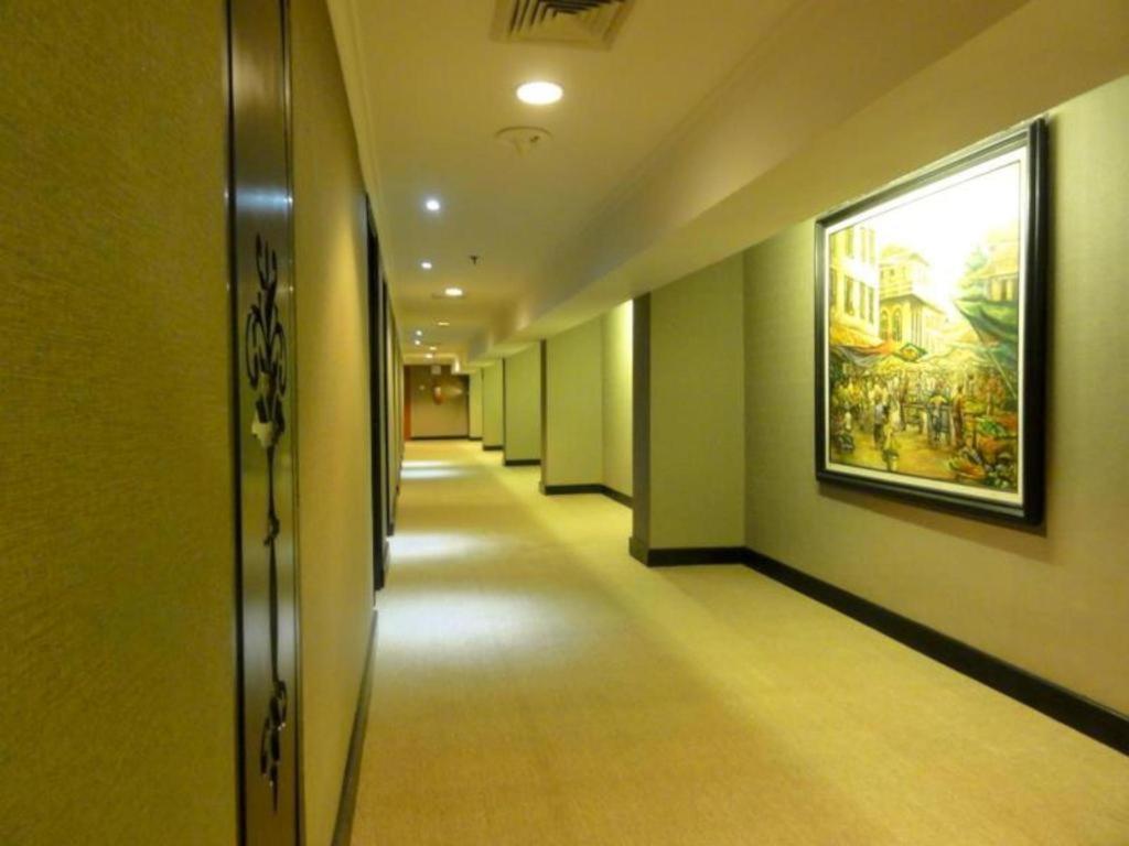 Regent'S Park Hotel Malang Luaran gambar