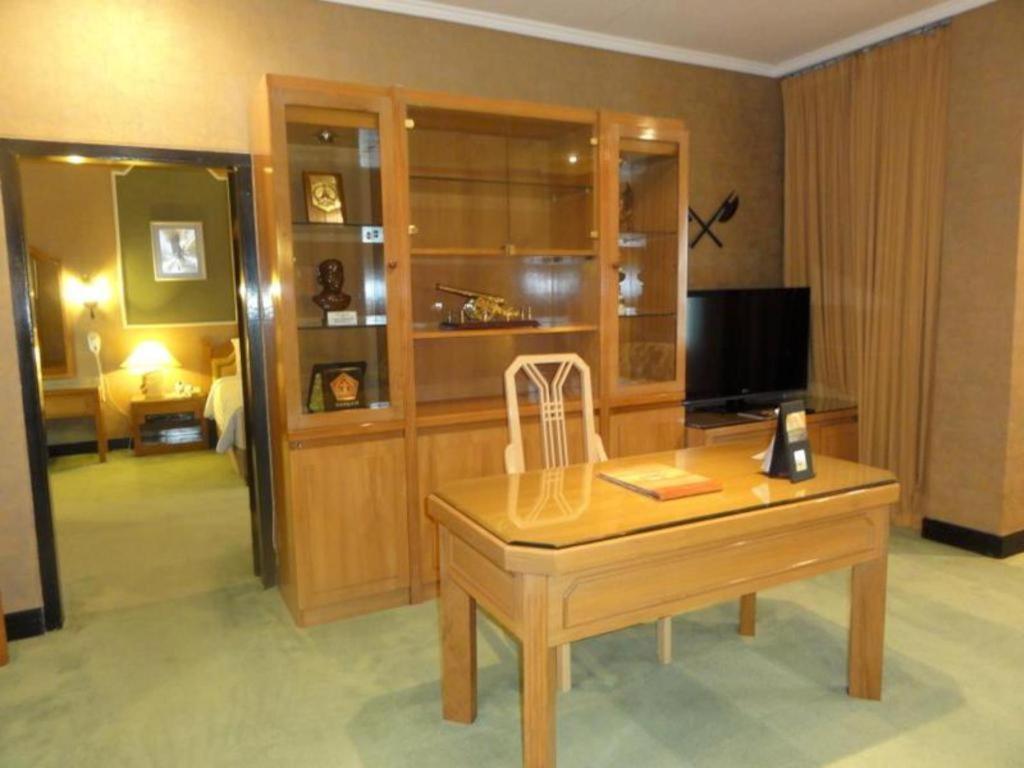 Regent'S Park Hotel Malang Luaran gambar