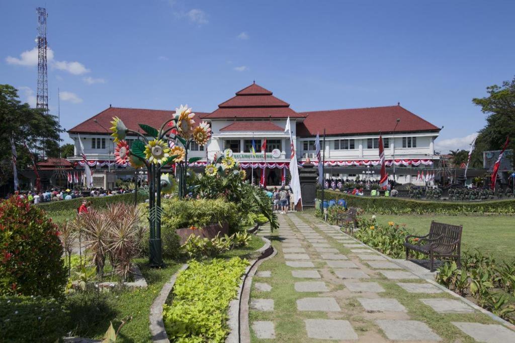 Regent'S Park Hotel Malang Luaran gambar