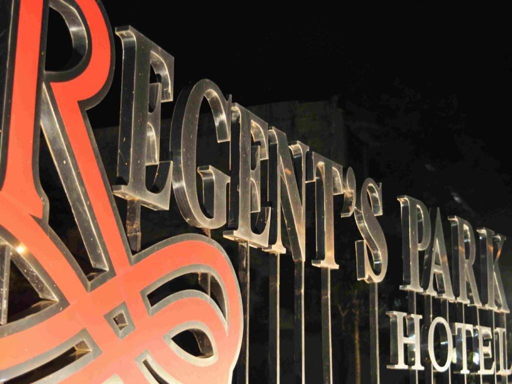 Regent'S Park Hotel Malang Luaran gambar