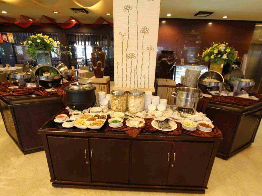 Regent'S Park Hotel Malang Luaran gambar