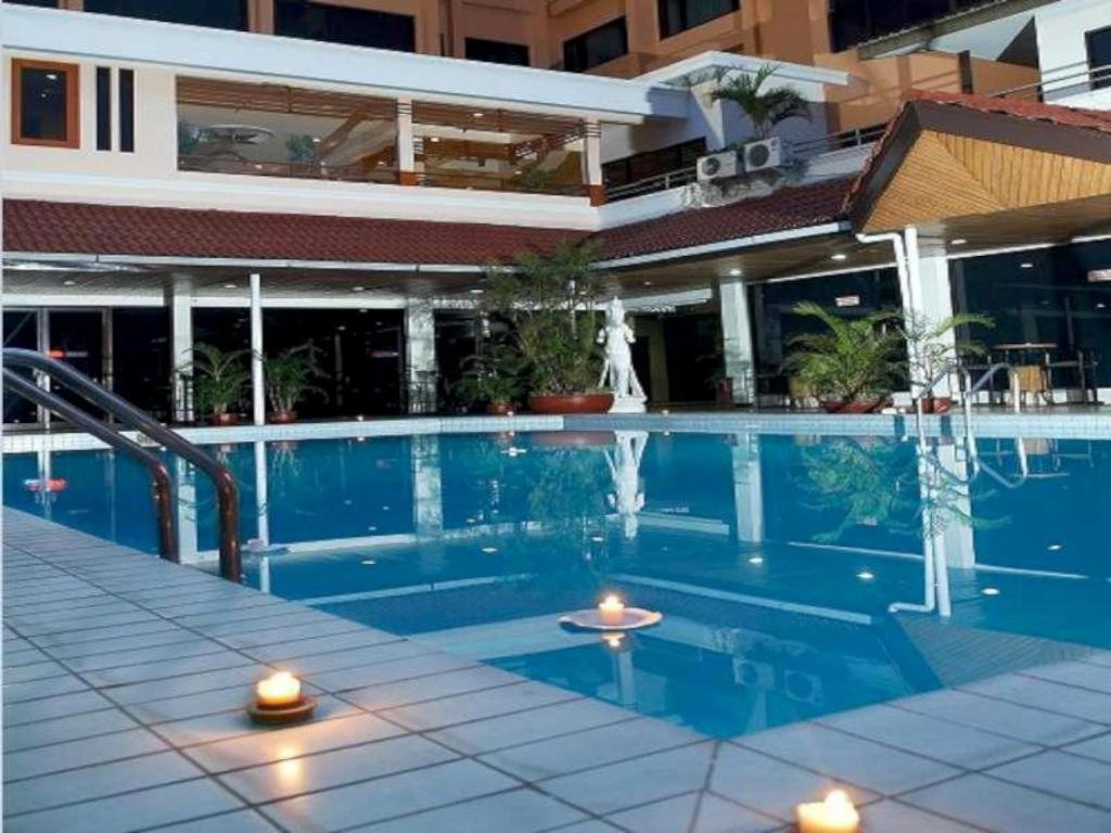 Regent'S Park Hotel Malang Luaran gambar