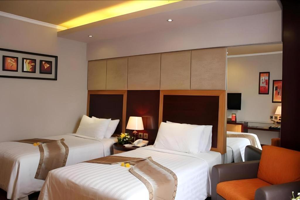 Regent'S Park Hotel Malang Luaran gambar