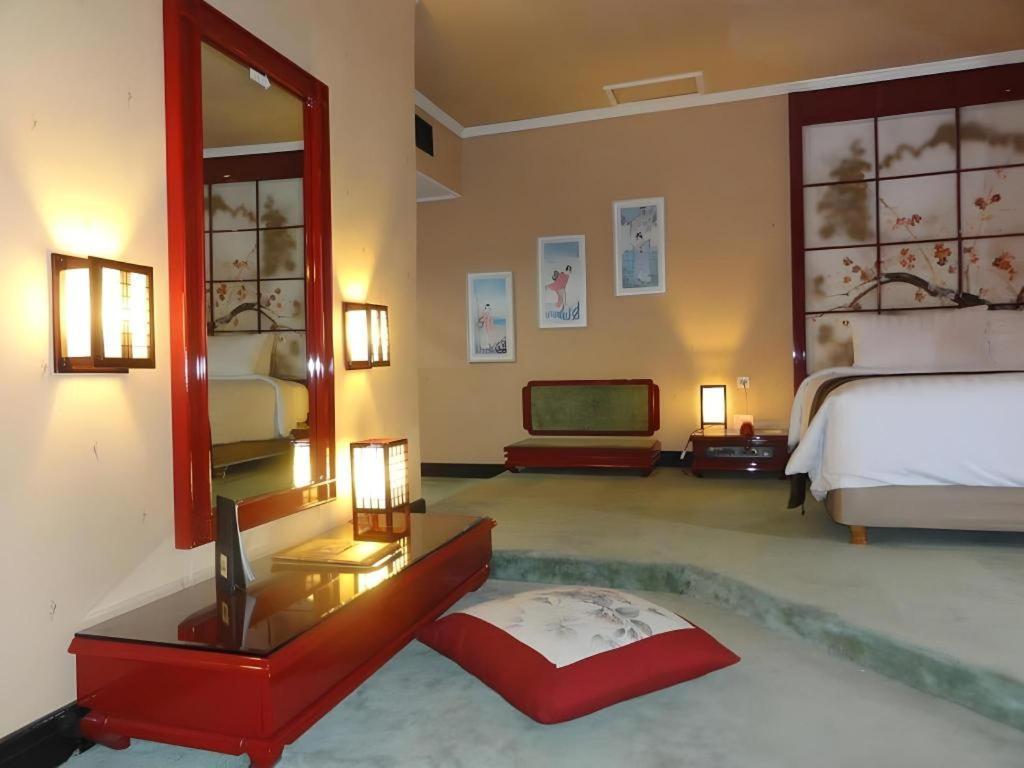 Regent'S Park Hotel Malang Luaran gambar