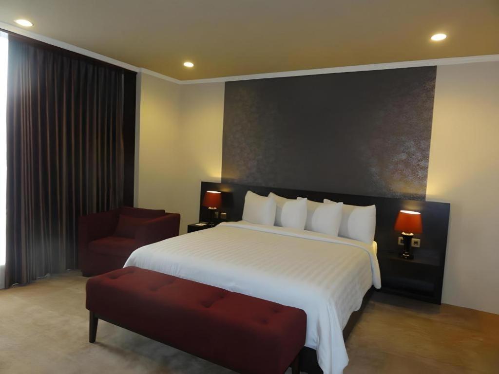 Regent'S Park Hotel Malang Luaran gambar