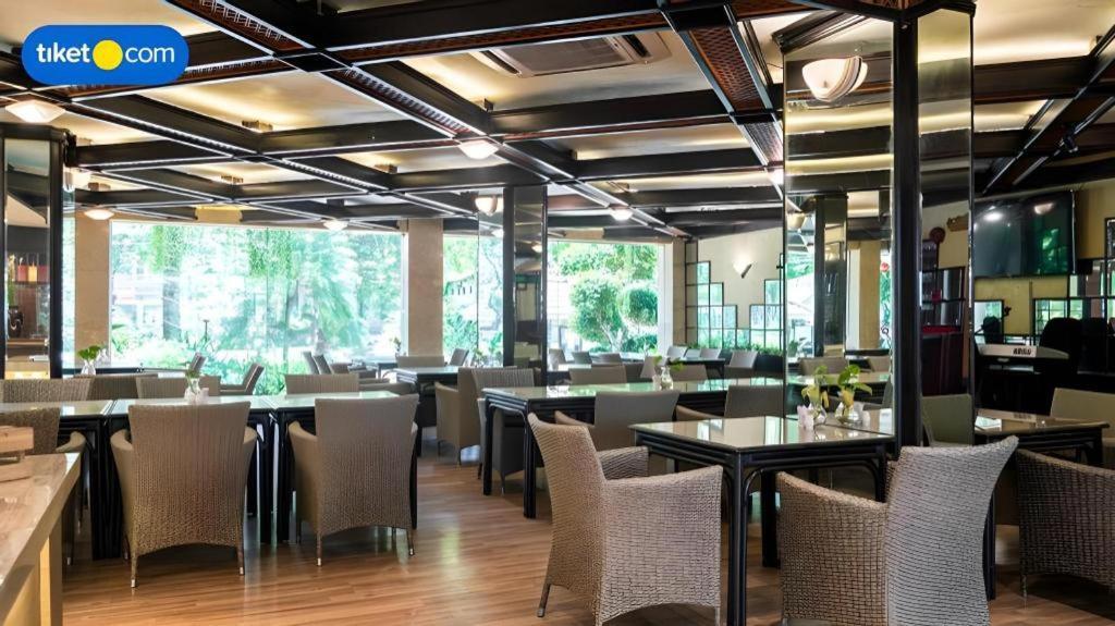 Regent'S Park Hotel Malang Luaran gambar