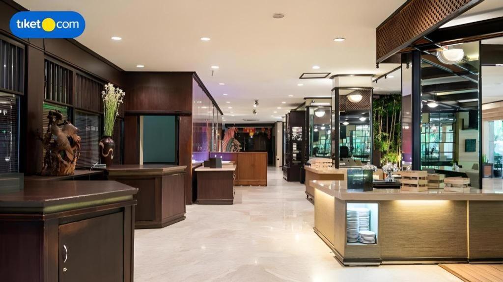 Regent'S Park Hotel Malang Luaran gambar