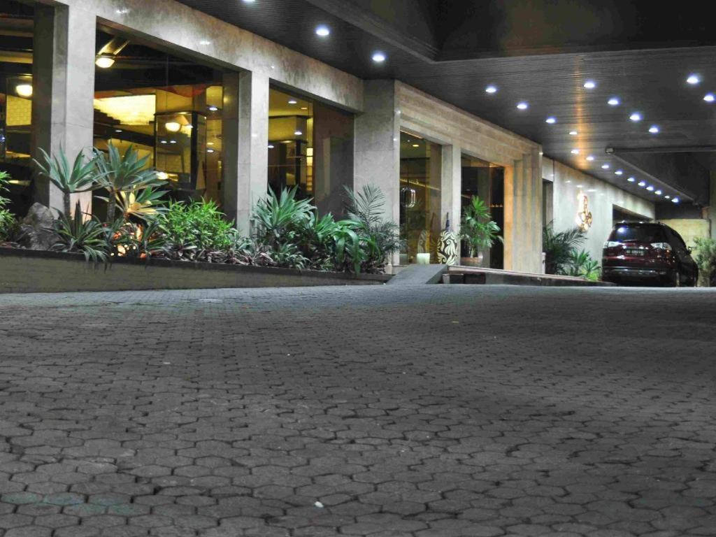 Regent'S Park Hotel Malang Luaran gambar