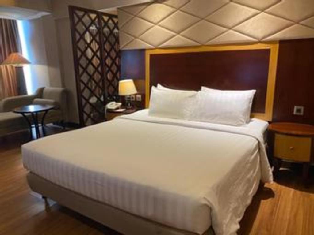Regent'S Park Hotel Malang Luaran gambar