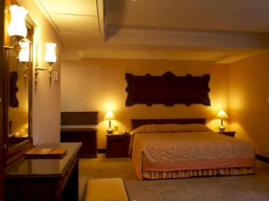 Regent'S Park Hotel Malang Luaran gambar