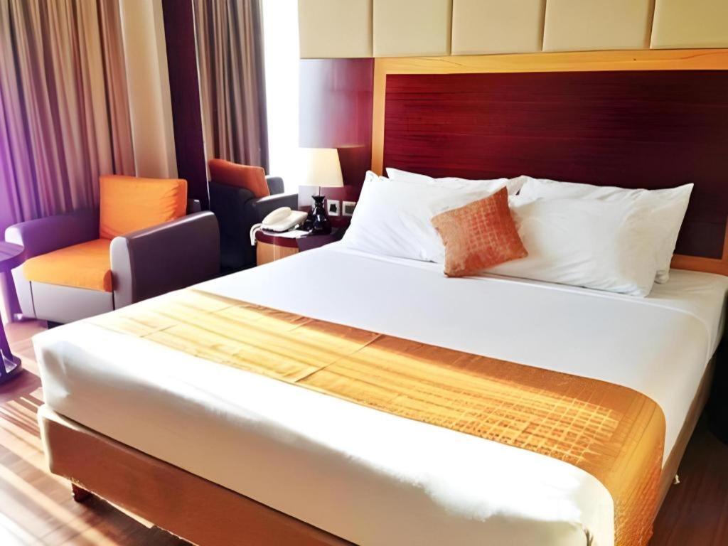 Regent'S Park Hotel Malang Luaran gambar