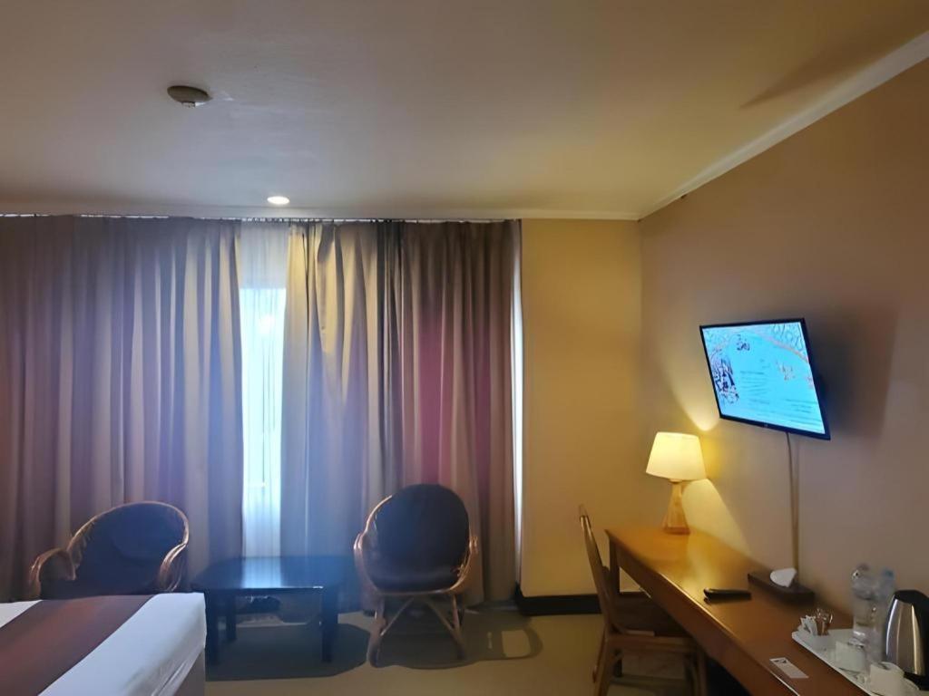 Regent'S Park Hotel Malang Luaran gambar