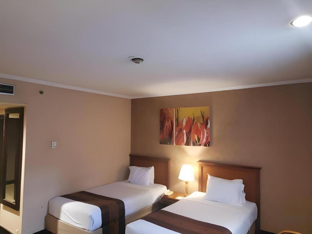 Regent'S Park Hotel Malang Luaran gambar