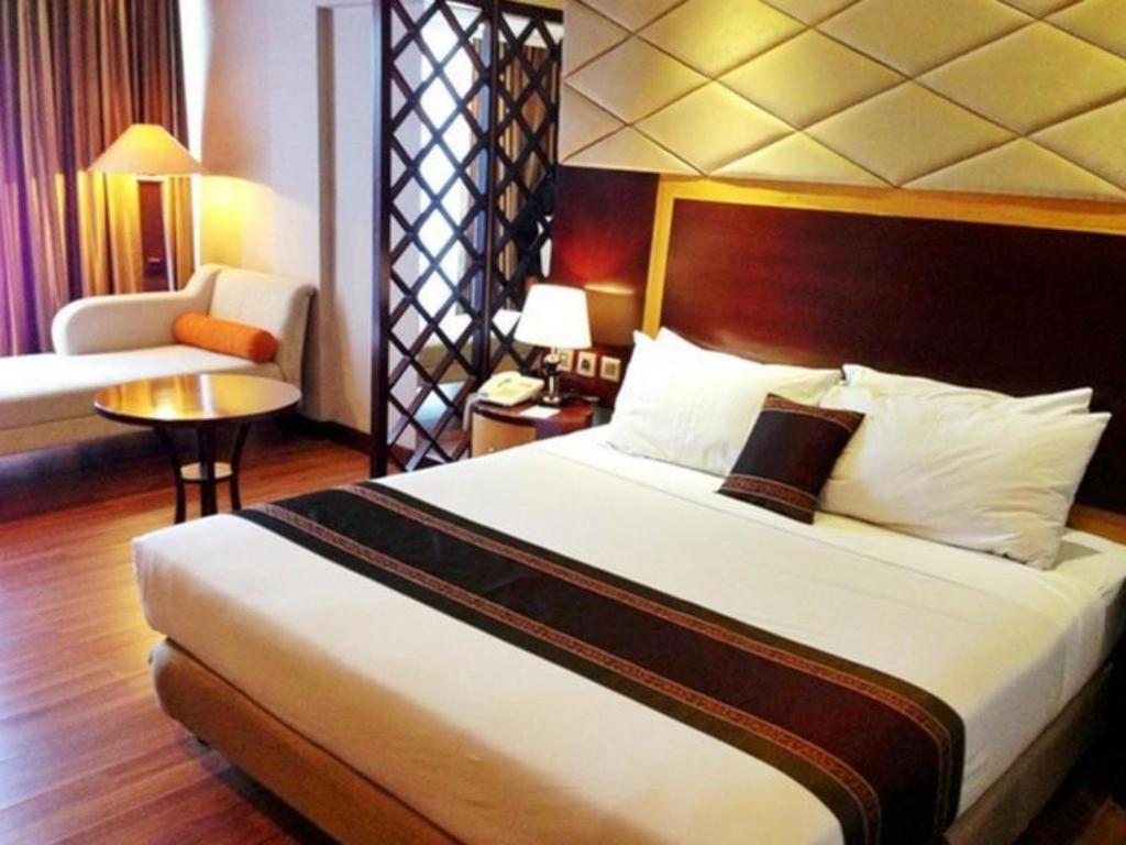 Regent'S Park Hotel Malang Luaran gambar