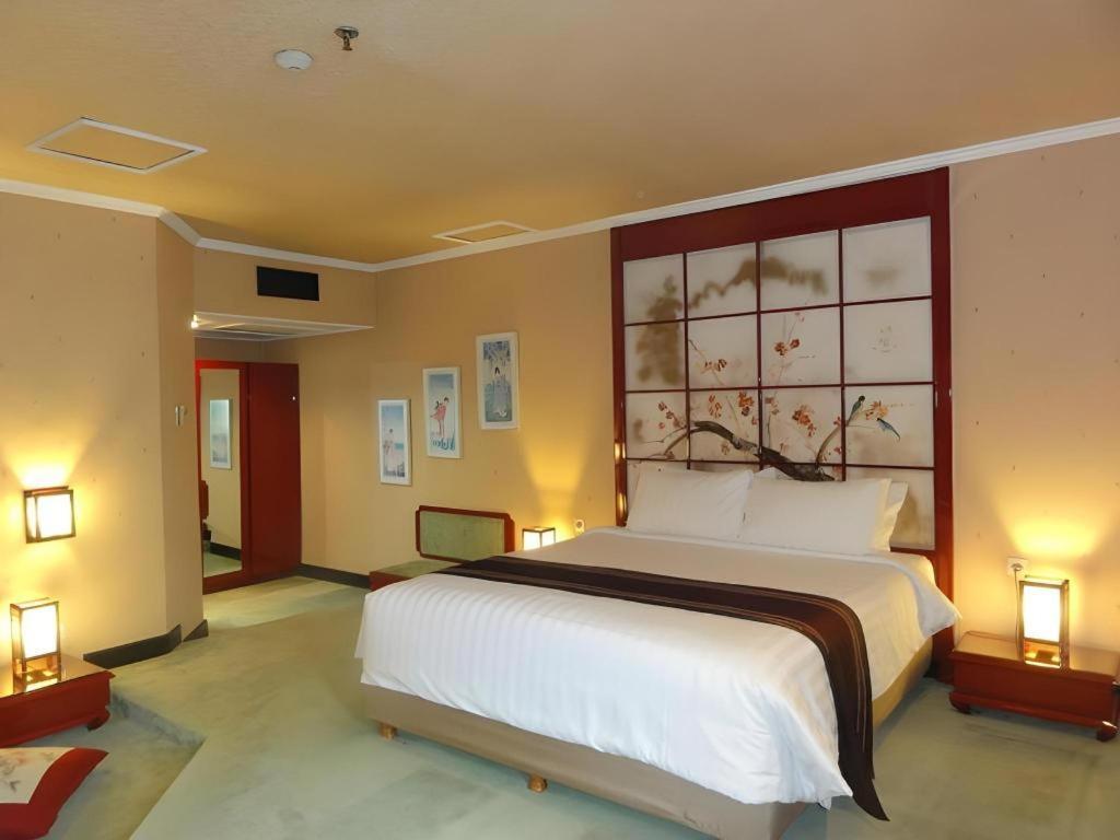 Regent'S Park Hotel Malang Luaran gambar